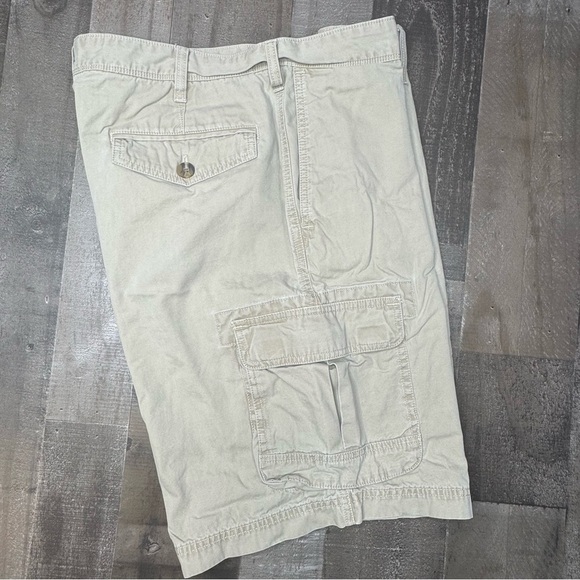 Eddie Bauer Khaki Cargo Short size 36 - Picture 4 of 13